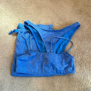 Triangle size small suit